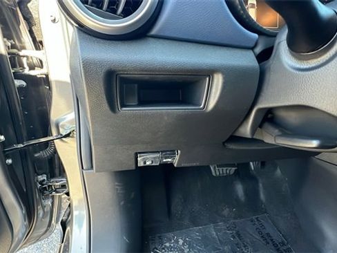 New 2025 Nissan Versa SV w/ Trunk Package image 32