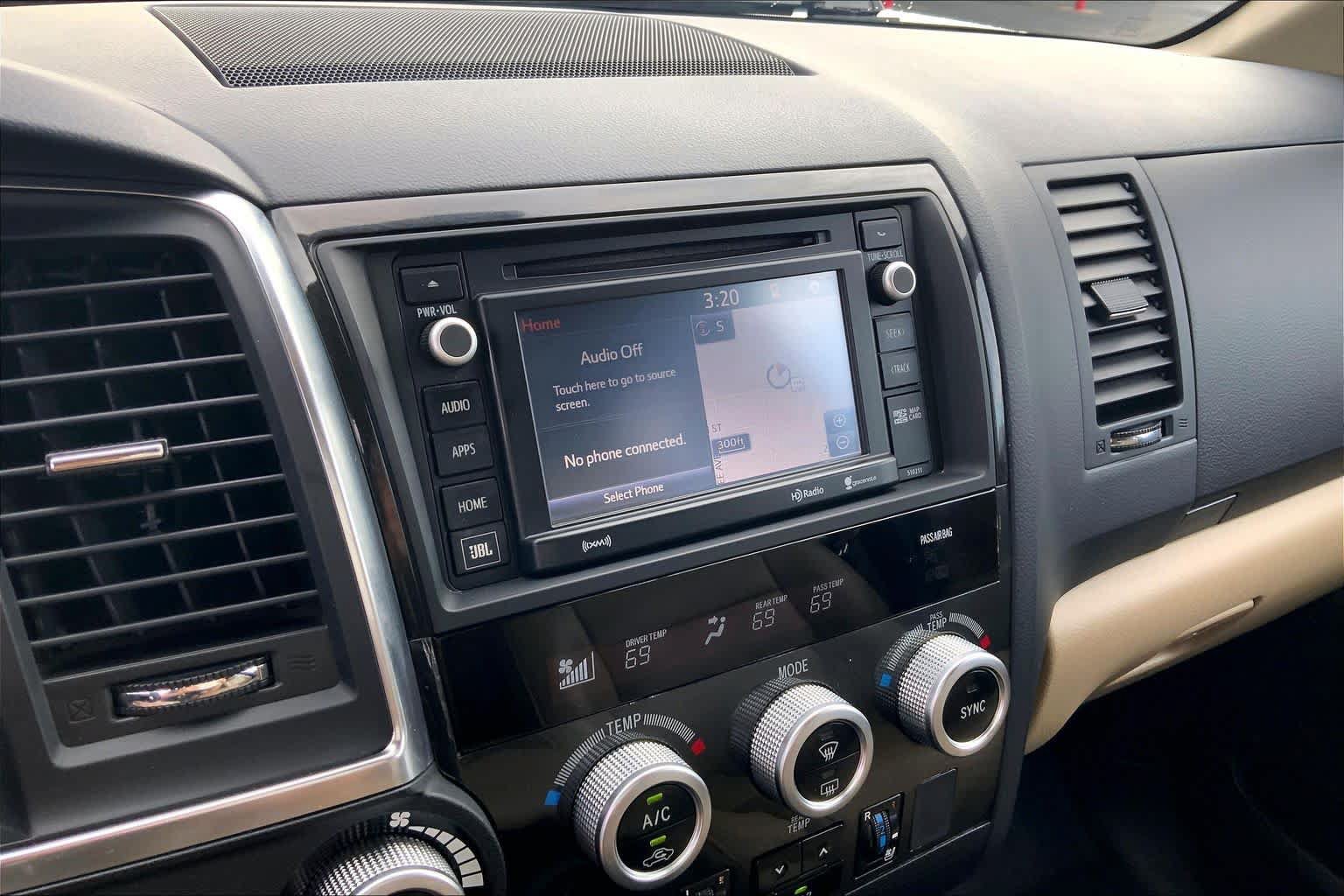 Used 2018 Toyota Sequoia Platinum AWD/4WD image 34
