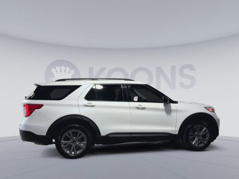 Used 2023 Ford Explorer XLT w/ Equipment Group 202A AWD/4WD image 12