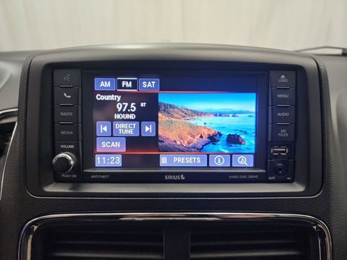 Used 2019 Dodge Grand Caravan SXT w/ Driver Convenience Group image 15