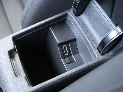 Used 2015 Volkswagen Jetta SE image 30