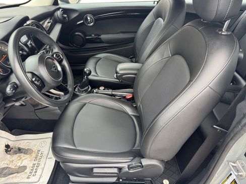 Used 2021 MINI Cooper 2-Door Hardtop w/ Storage Package image 5