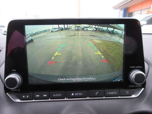 Used 2024 Nissan Sentra SV image 17