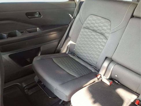 Certified 2024 Nissan Pathfinder SV FWD image 16