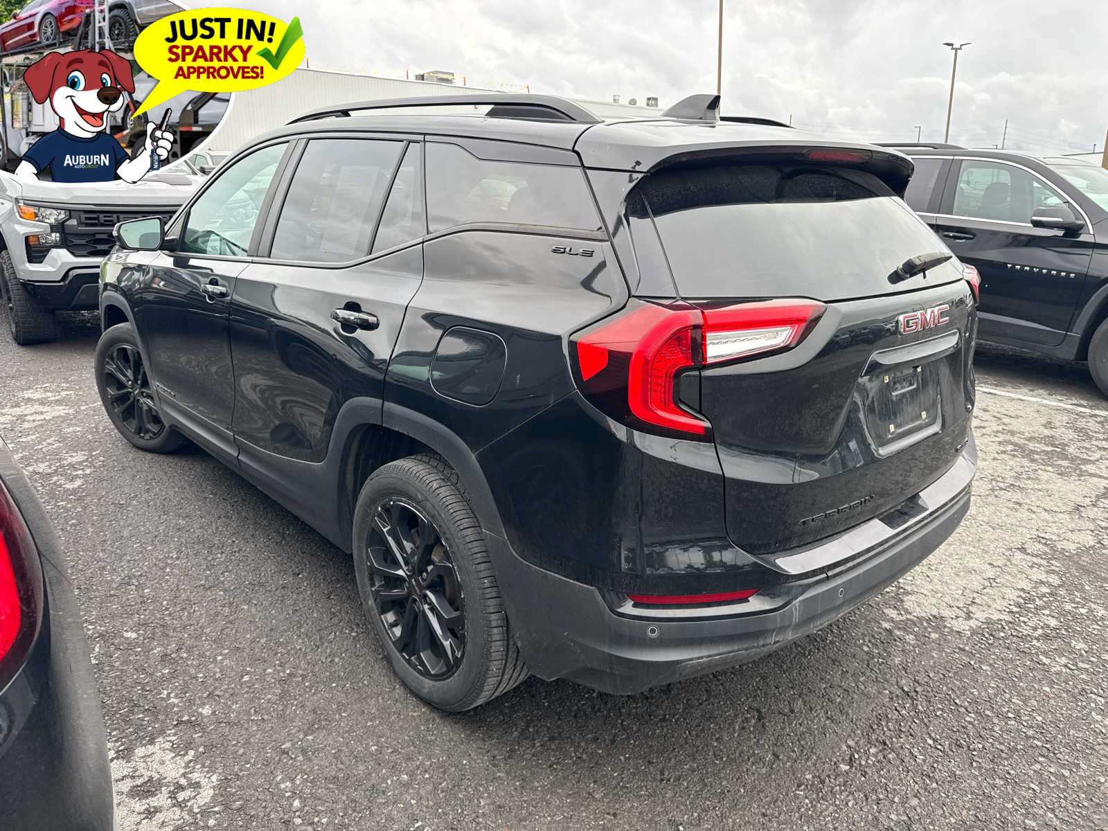 Used 2022 GMC Terrain SLE w/ Driver Convenience Package AWD/4WD image 4
