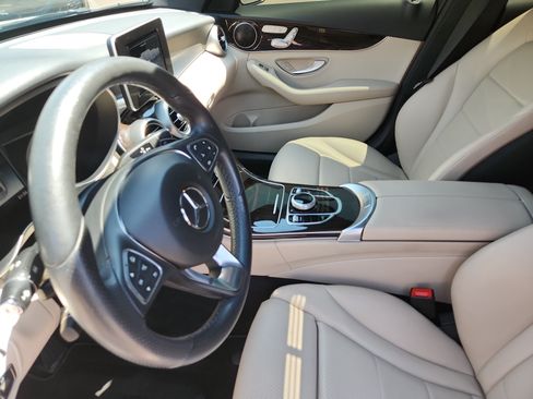 Used 2018 Mercedes-Benz C 300 4MATIC Sedan image 5