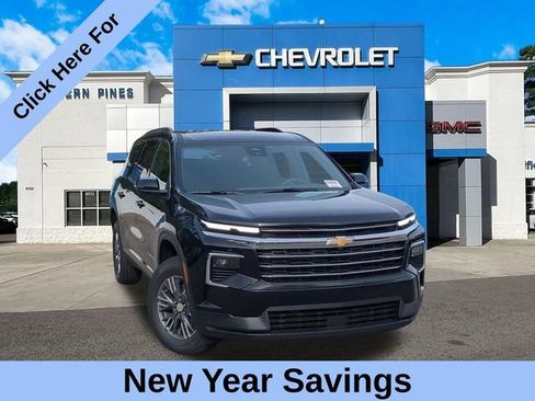 New 2026 Chevrolet Traverse LT image 1