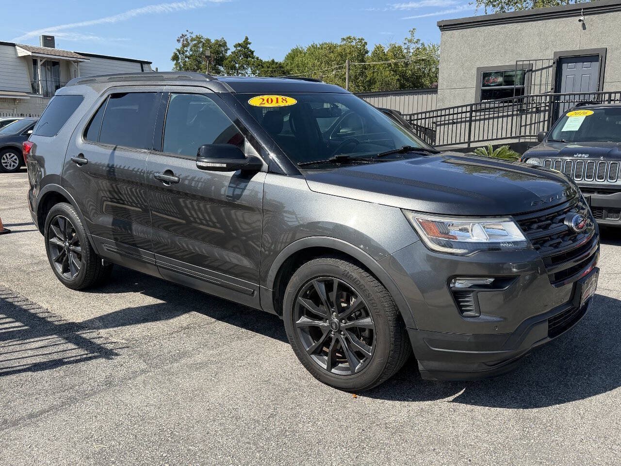 Used 2018 Ford Explorer XLT w/ Equipment Group 202A FWD image 7