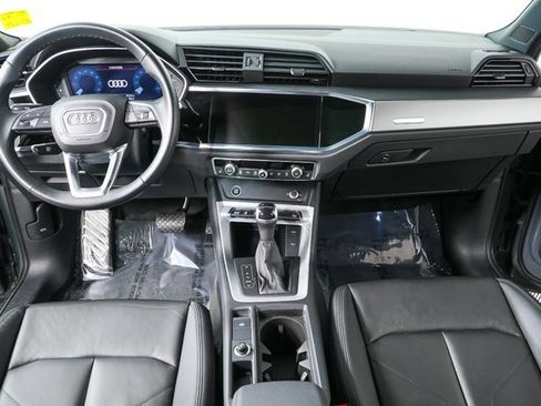 Used 2023 Audi Q3 2.0T Premium w/ Convenience Package image 17