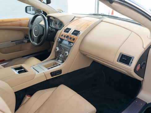 Used 2009 Aston Martin DB9 Volante image 28