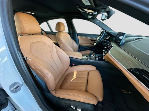 Used 2023 BMW 530i w/ Premium Package image 30