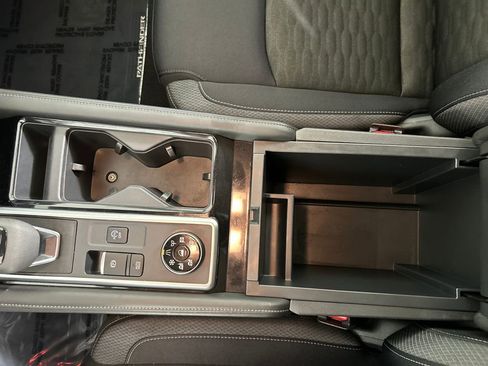 Used 2024 Nissan Pathfinder SV image 15