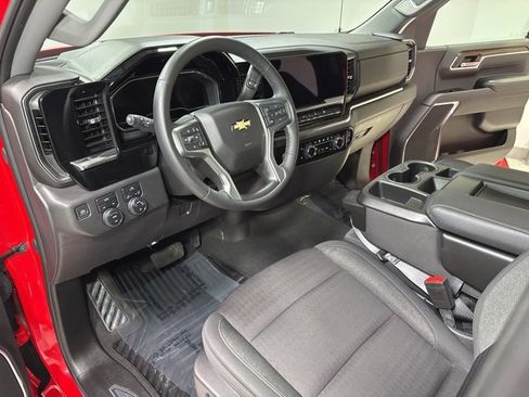 Used 2024 Chevrolet Silverado 1500 LT image 10