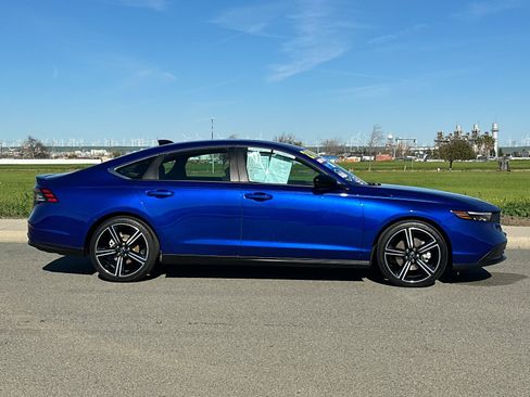 Used 2024 Honda Accord Sport image 3