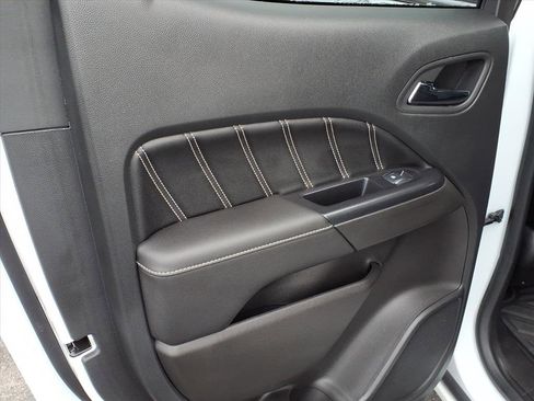 Certified 2021 GMC Canyon Denali image 11