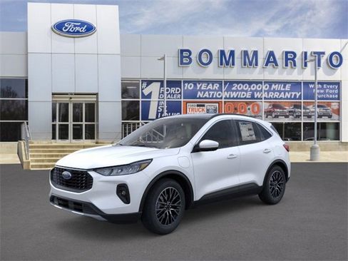 New 2025 Ford Escape SE image 1