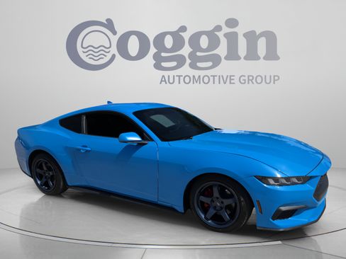 Used 2024 Ford Mustang Coupe RWD image 7