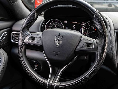 Used 2021 Maserati Levante image 9