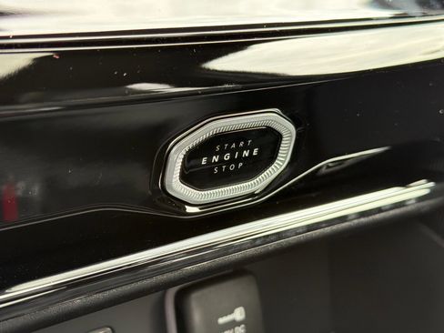 New 2026 Jeep Grand Cherokee L Limited w/ Limited Altitude Package AWD/4WD image 21