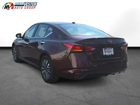 Used 2024 Nissan Altima 2.5 SV image 9