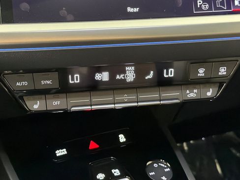 Used 2023 Audi Q4 e-tron Premium Plus w/ Premium Plus AWD/4WD image 19