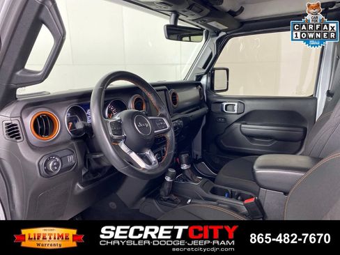 Used 2023 Jeep Gladiator Mojave w/ Cold Weather Group AWD/4WD image 11