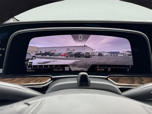 Used 2024 Cadillac Escalade Premium Luxury Platinum image 33