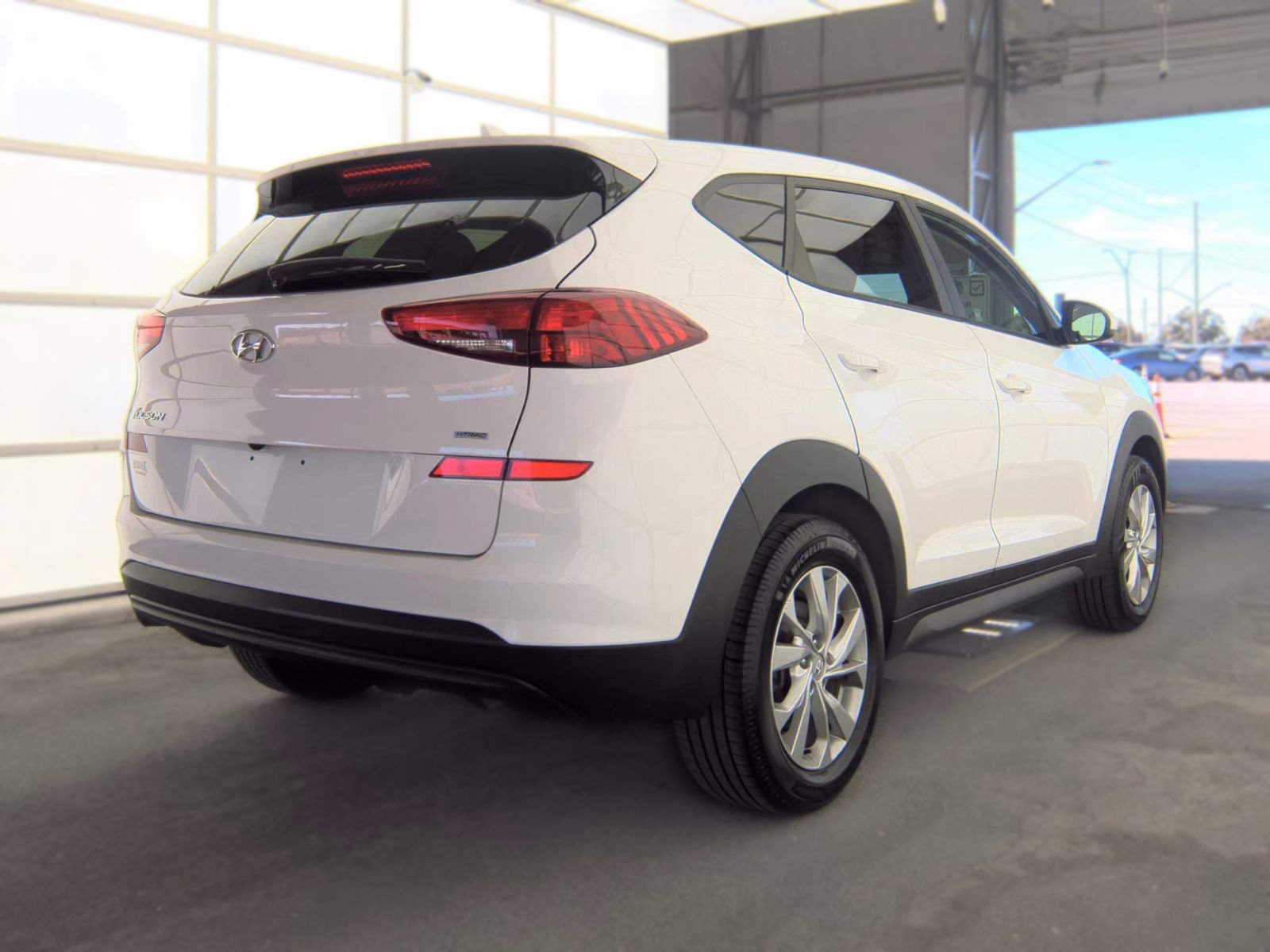 Used 2019 Hyundai Tucson SE w/ Cargo Package AWD/4WD image 2
