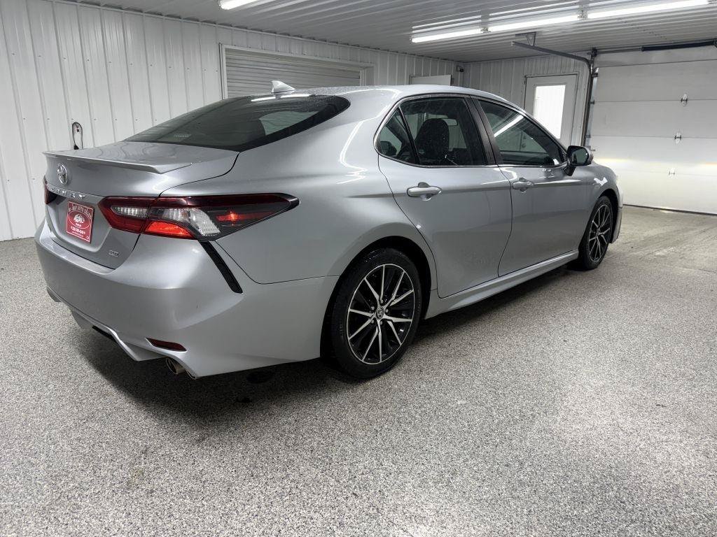 Used 2021 Toyota Camry SE FWD image 6