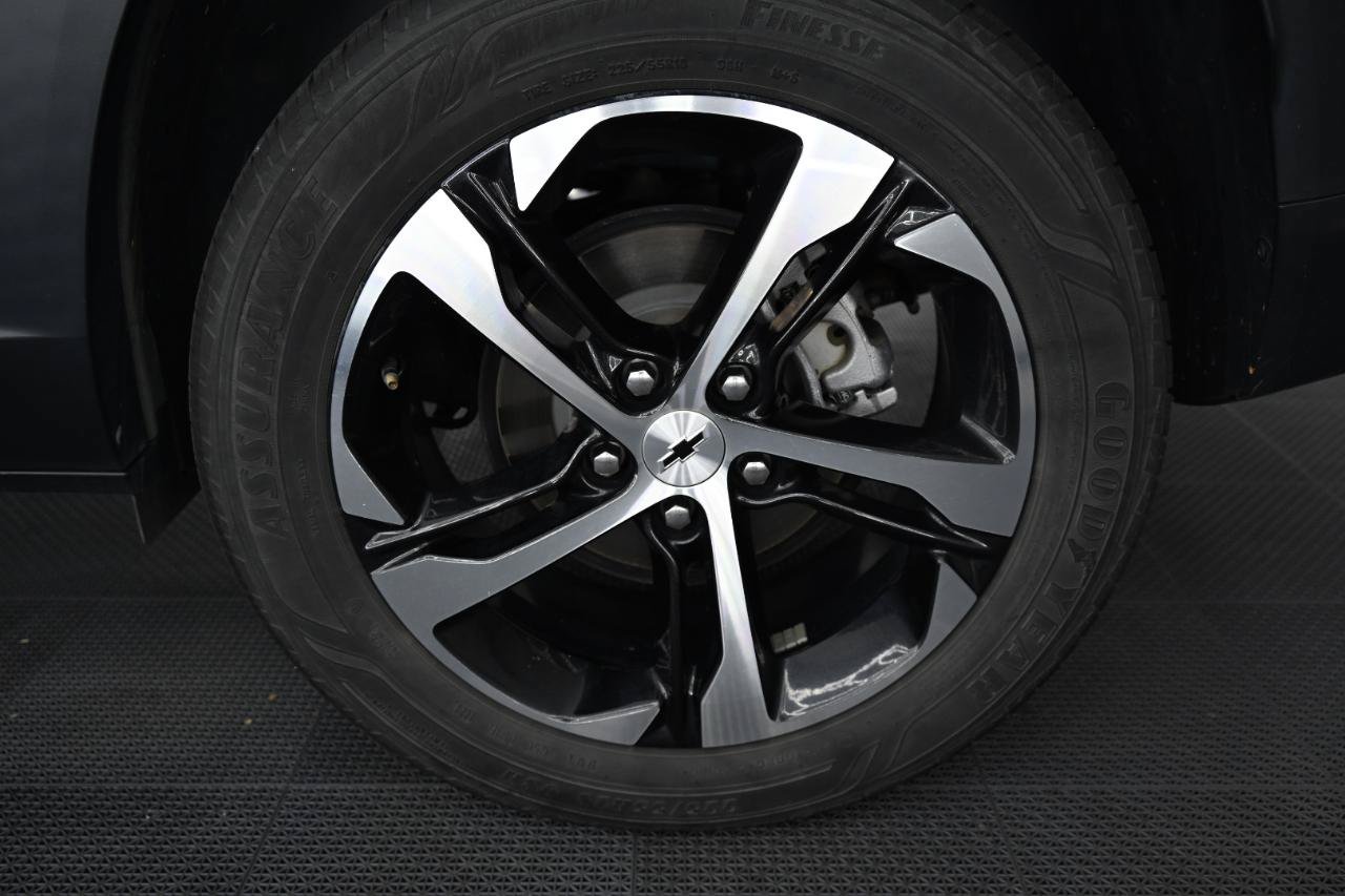 Used 2024 Chevrolet Trax RS w/ Sunroof Package FWD image 37