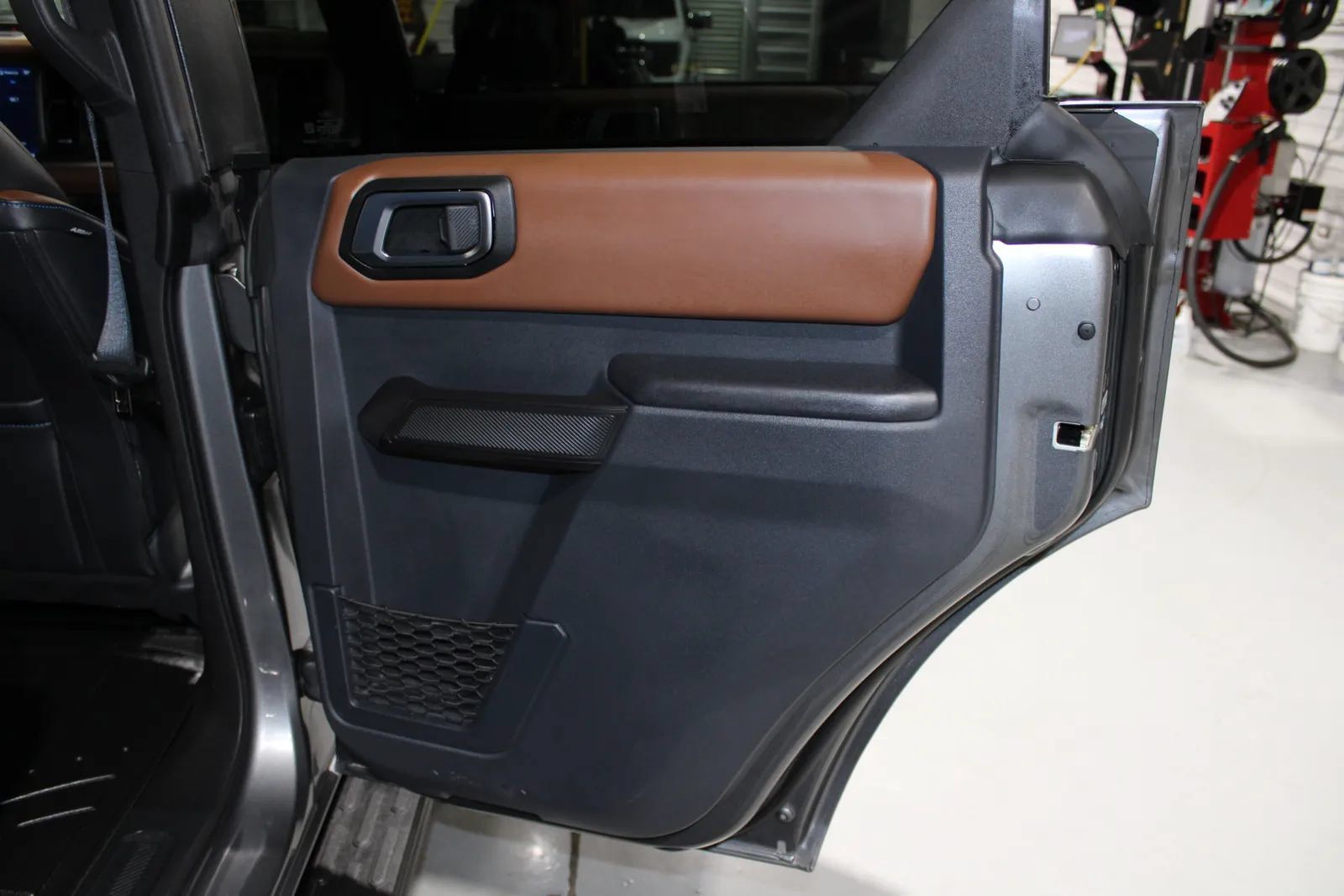 Used 2024 Ford Bronco Outer Banks AWD/4WD image 31