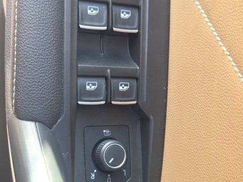 Used 2022 Volkswagen Tiguan SE AWD/4WD image 23