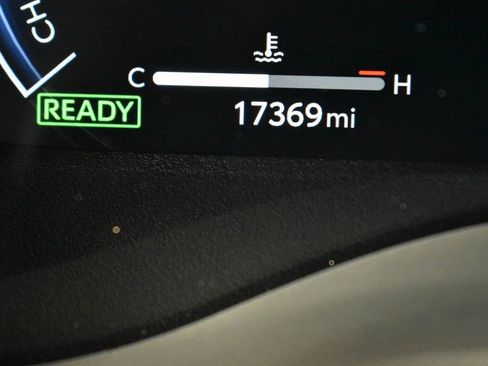 Used 2025 Toyota Sienna XSE w/ XSE Plus Package image 34