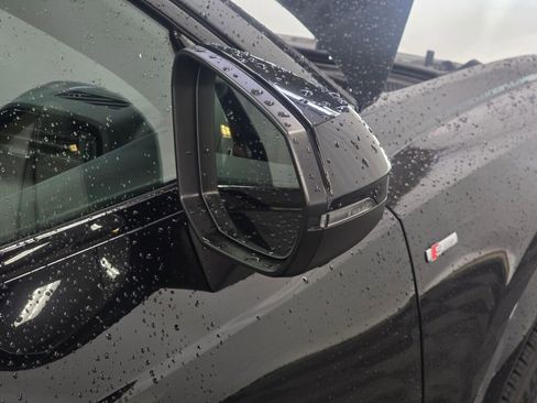 Used 2025 Audi Q3 2.0T Premium w/ Convenience Package image 28