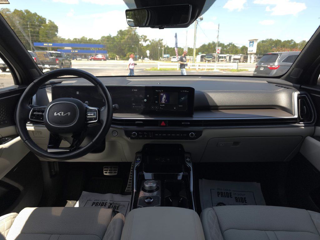 Used 2025 Kia Sorento SX Prestige AWD/4WD image 17