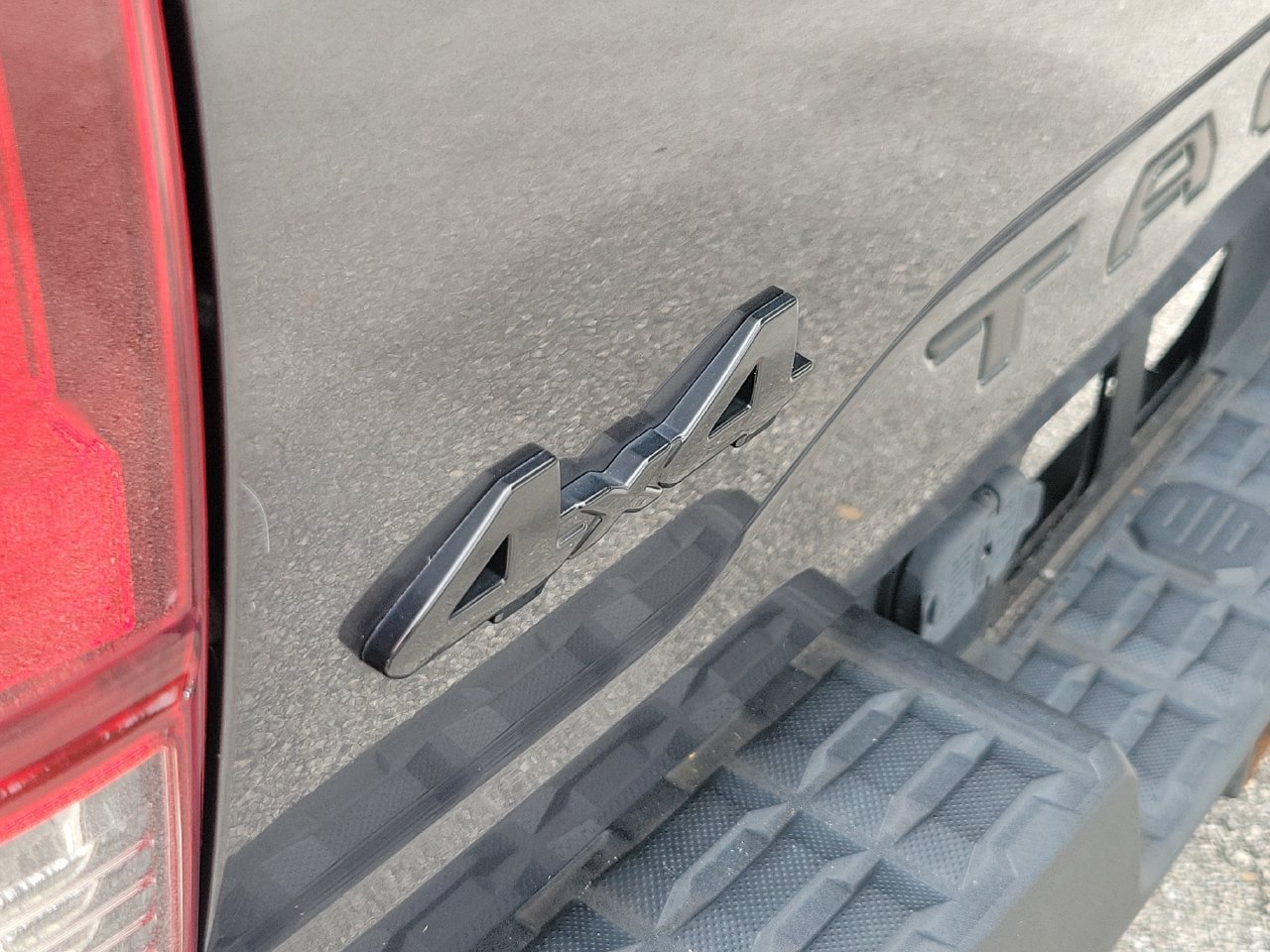 Used 2022 Toyota Tacoma SR AWD/4WD image 6