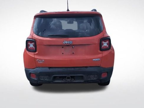 Used 2016 Jeep Renegade Latitude w/ Popular Equipment Group AWD/4WD image 6