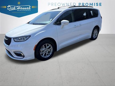 Used 2022 Chrysler Pacifica Touring-L FWD image 1