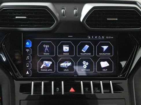 Used 2021 Lamborghini Urus AWD/4WD image 20