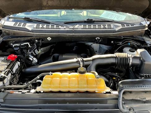 Used 2019 Ford F150 Platinum w/ Equipment Group 701A Luxury image 9