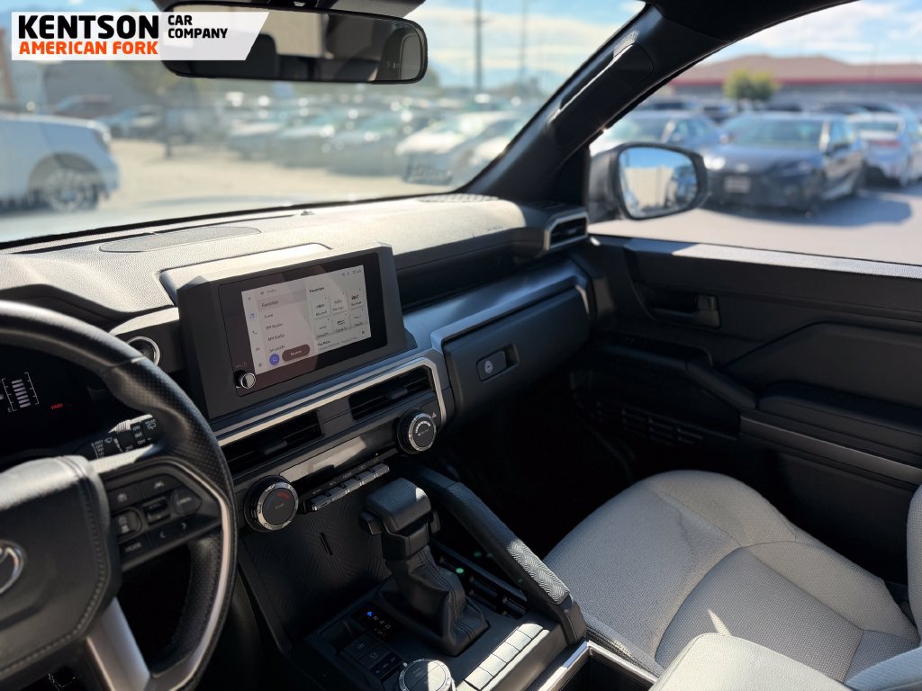 Used 2025 Toyota 4Runner SR5 AWD/4WD image 21