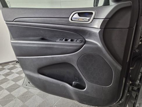 Certified 2022 Jeep Grand Cherokee Laredo X image 20