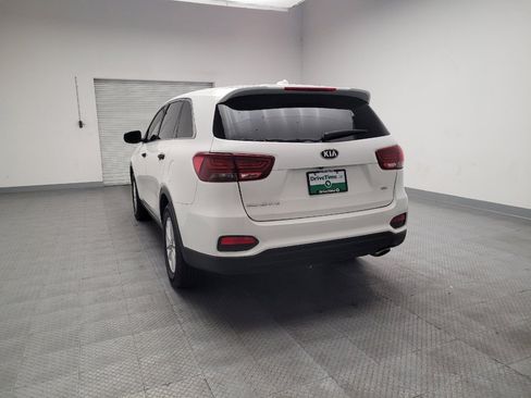Used 2019 Kia Sorento FWD image 6