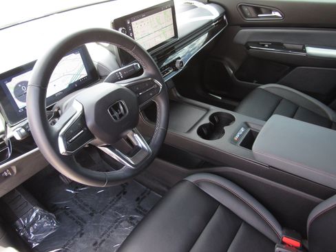 Used 2025 Honda Prologue Touring image 17