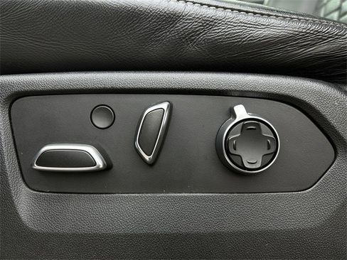 Used 2021 Cadillac Escalade Sport Platinum w/ LPO, ONYX Package image 29