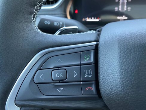 New 2025 Jeep Grand Cherokee Laredo image 17