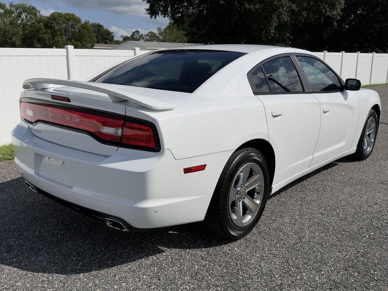Used 2014 Dodge Charger SE w/ Sport Appearance Group RWD image 5