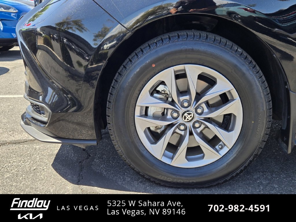 Used 2024 Toyota Sienna LE FWD image 10