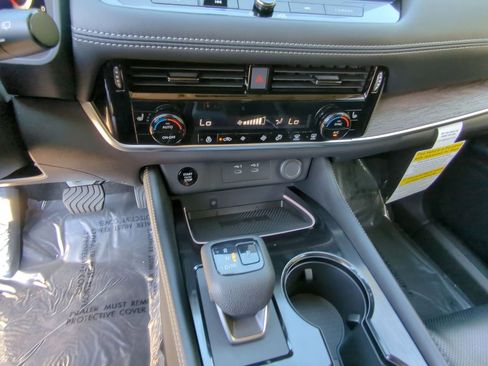 New 2026 Nissan Rogue Platinum image 23