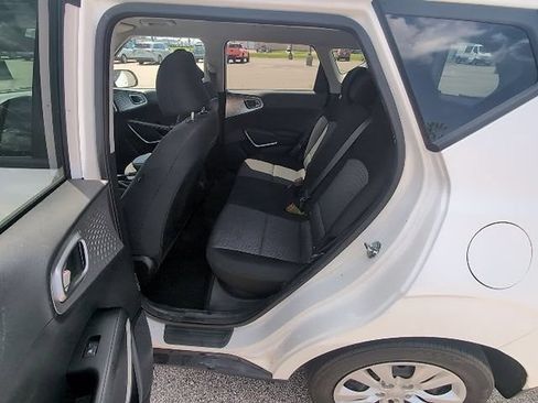 Used 2024 Kia Soul LX FWD image 9